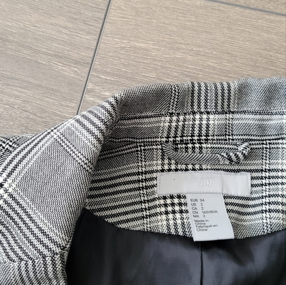 H&M Gingham Blazer with tie string - Picture 3 of 3